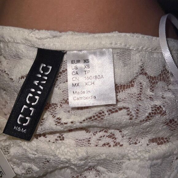 ✨ H&M, Divided White Peplum Top✨ - Picture 6 of 8